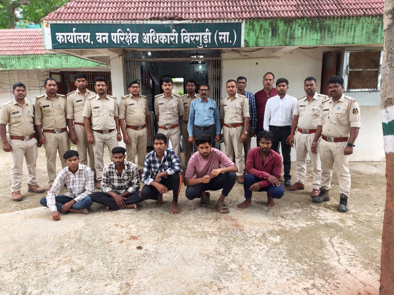 धामन सांप और गोह के शिकार के मामले में पांच आरोपी गिरफ्तार, न्यायालय ने 14 दिन की न्यायिक हिरासत में भेजा, जांच जारी